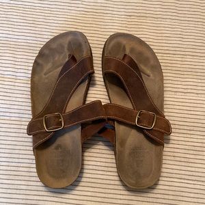 White Mountain sandals